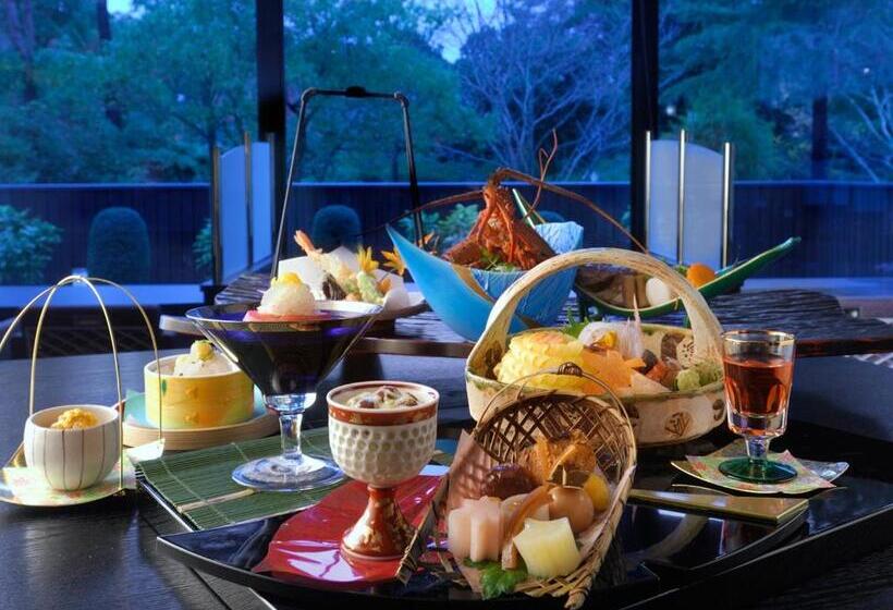 四人标准间, Saiou No Miya