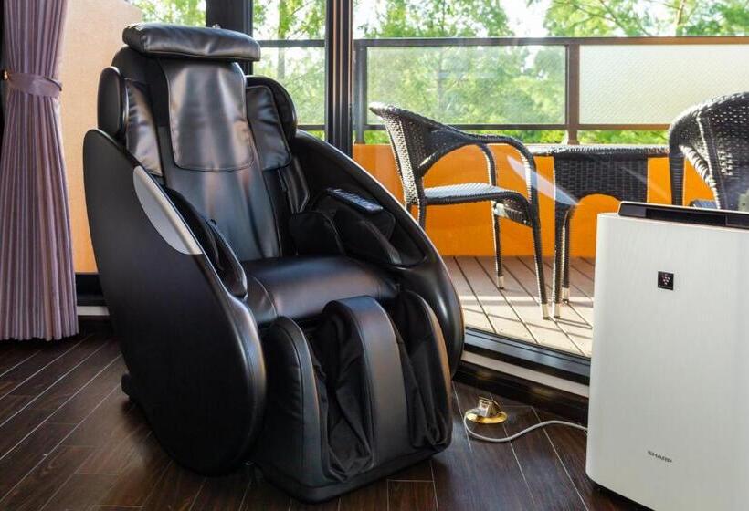 标准间, Saiou No Miya