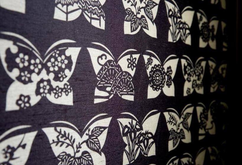 标准三人间, Saiou No Miya