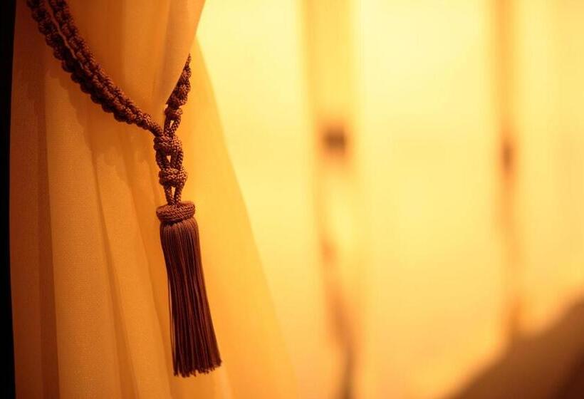 带阳台套房, Saiou No Miya