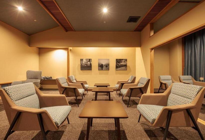 舒适三人间, Saiou No Miya