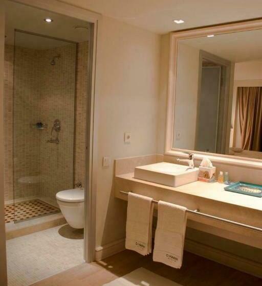 חדר דלוקס עם מרפסת נוף לים, Yacht Club