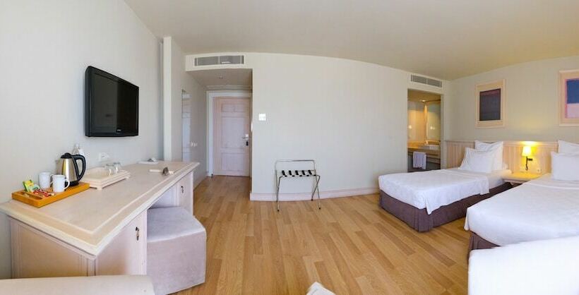 חדר סטנדרט, Yacht Club