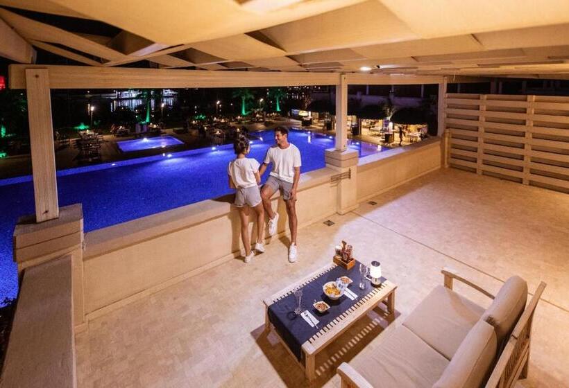 חדר דחוקס עם מיטת קינג, Yacht Club