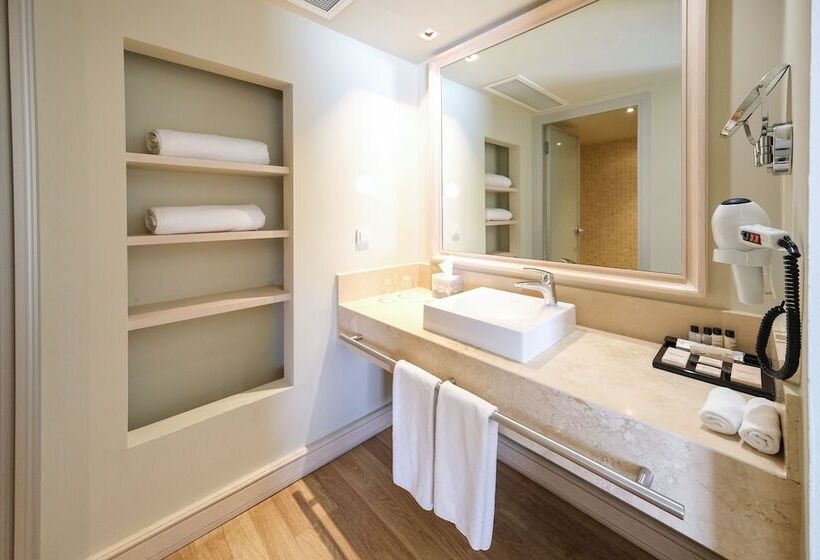 חדר סטנדרט, Yacht Club