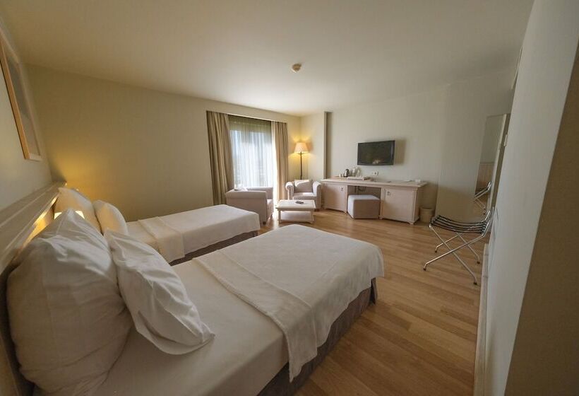 חדר סטנדרט, Yacht Club