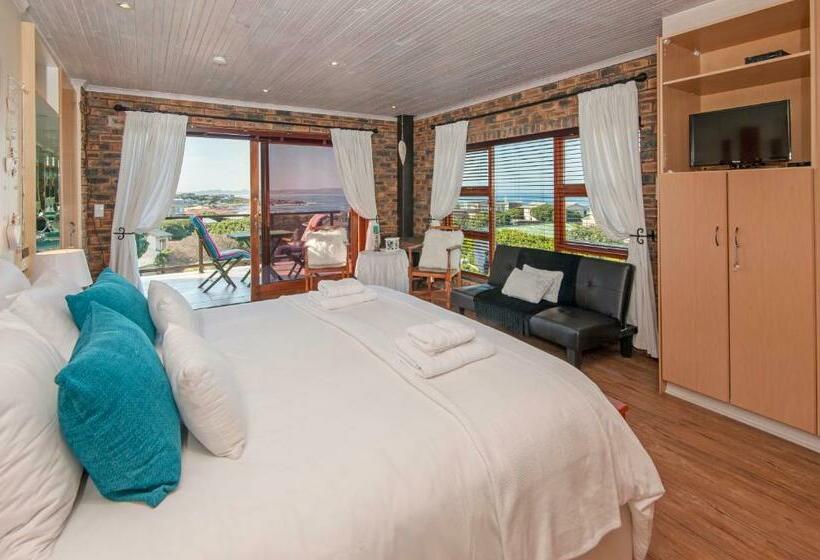 带大床的豪华间, White Shark Guest House