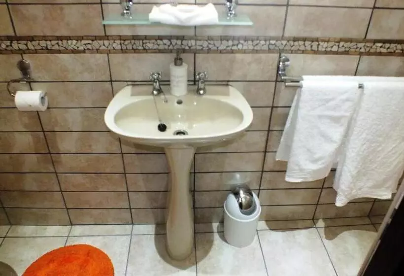 Deluxe-huone, White Shark Guest House