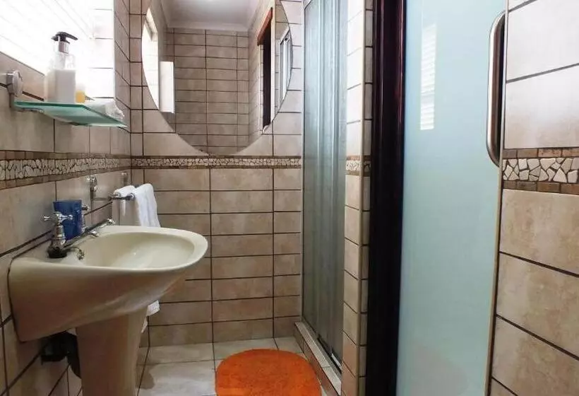 Deluxe-huone, White Shark Guest House