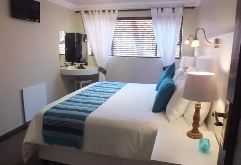 Talo 2 Makuuhuonetta, White Shark Guest House