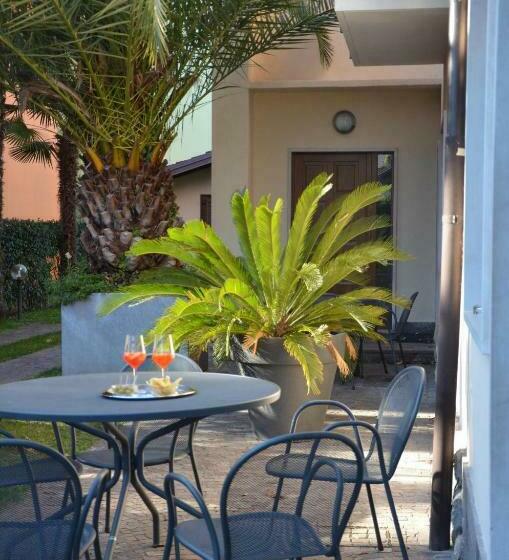 Апартаменты 2 Спальни, Villa Phoenix   Lake Apartments