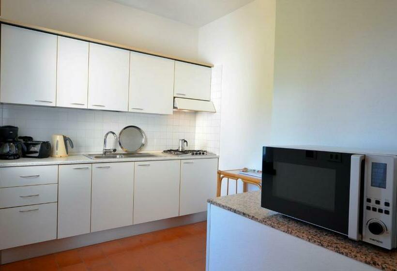 Апартаменты 2 Спальни, Villa Phoenix   Lake Apartments