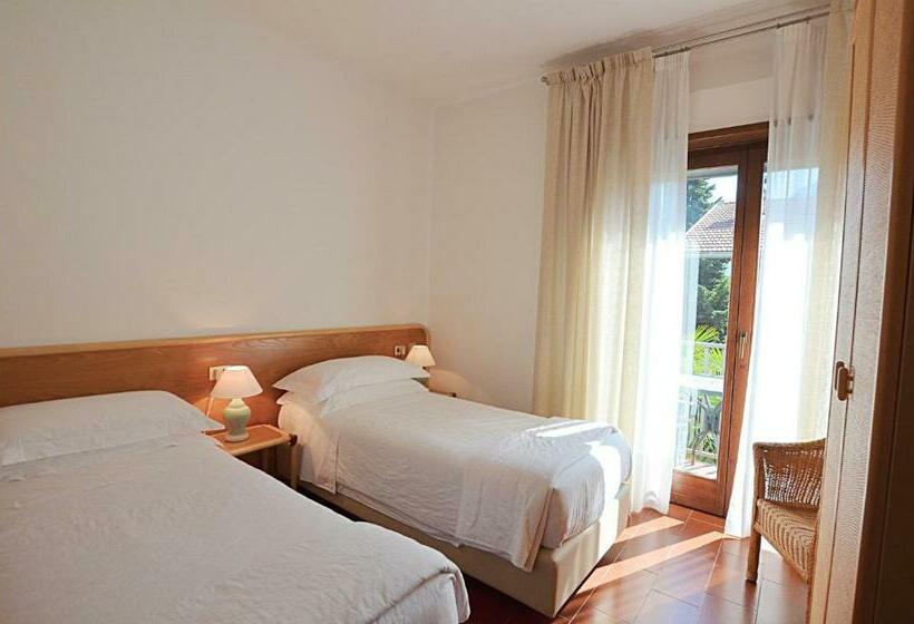 Апартаменты 2 Спальни, Villa Phoenix   Lake Apartments