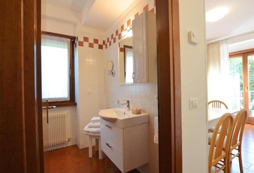 Апартаменты 2 Спальни с Террасой, Villa Phoenix   Lake Apartments