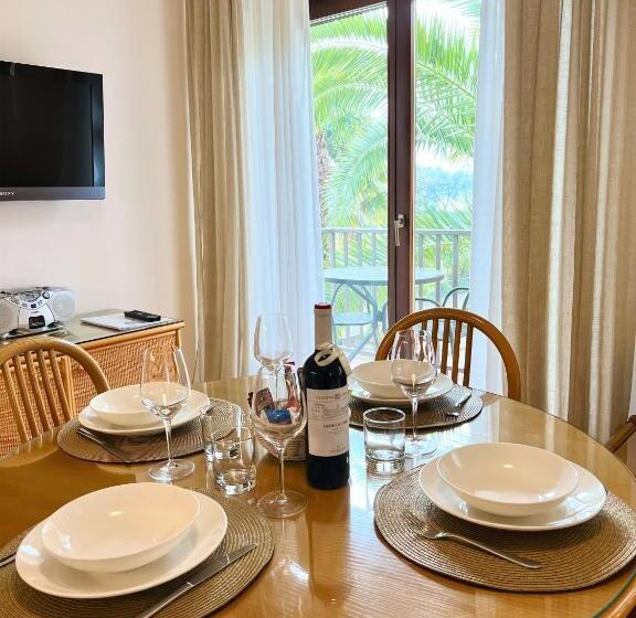 Апартаменты 1 Спальня с Балконом, Villa Phoenix   Lake Apartments