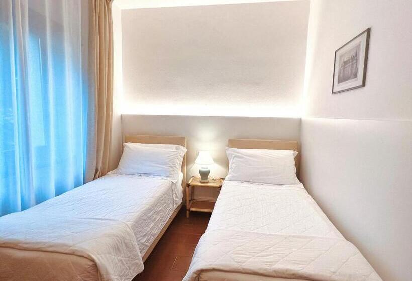 Апартаменты 1 Спальня Нижний Этаж, Villa Phoenix   Lake Apartments