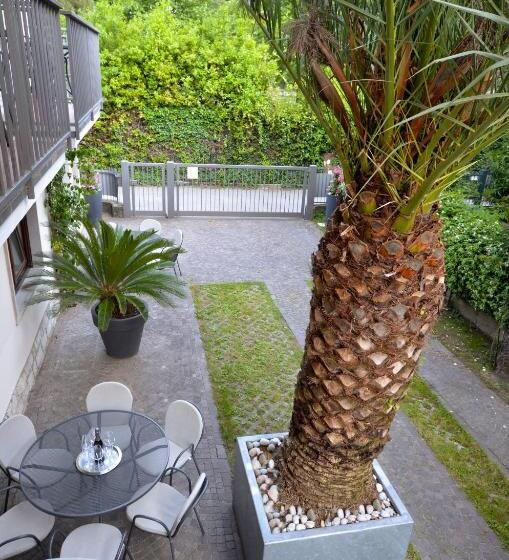 Апартаменты 1 Спальня Нижний Этаж, Villa Phoenix   Lake Apartments