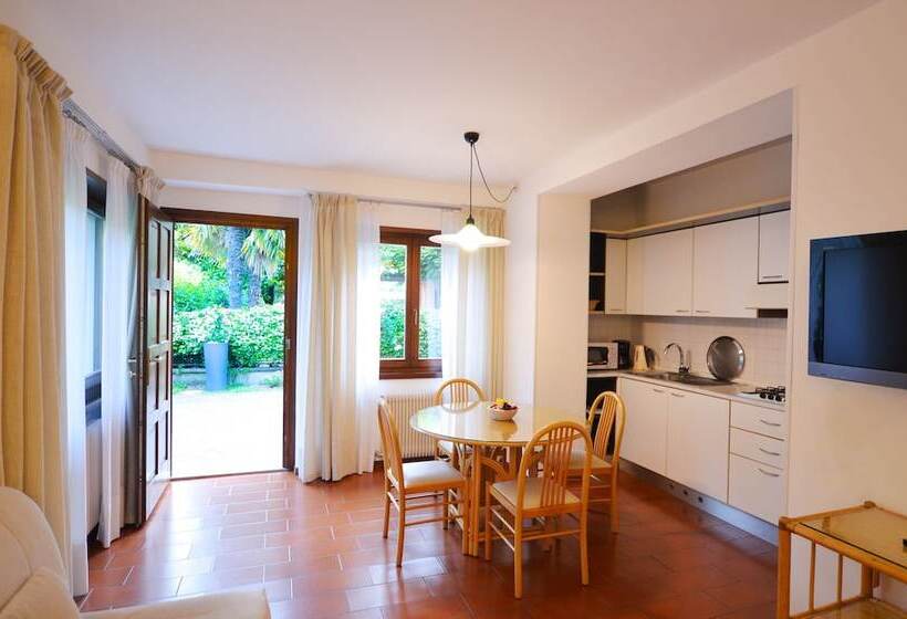 Апартаменты 1 Спальня, Villa Phoenix   Lake Apartments