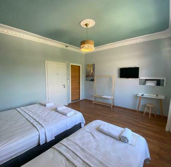 חדר דלוקס לשלושה, Antalya B&b