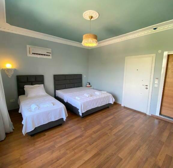 חדר דלוקס לשלושה, Antalya B&b