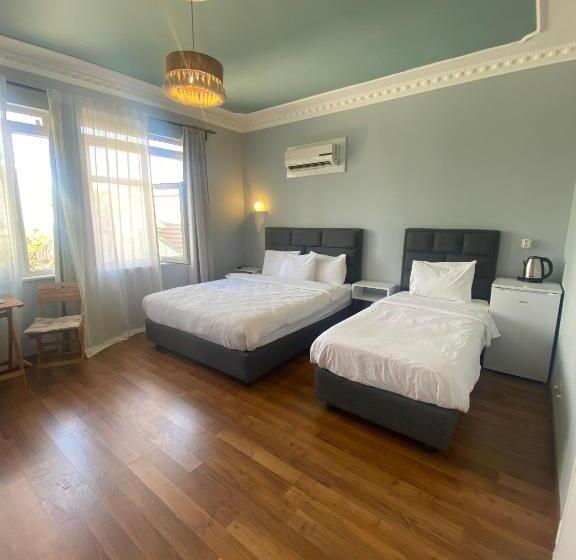 חדר דלוקס לשלושה, Antalya B&b