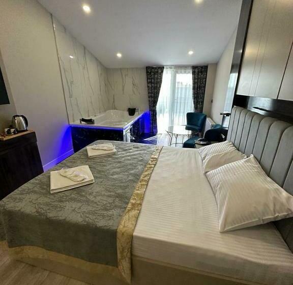 اتاق لوکس با بالکن, Meros