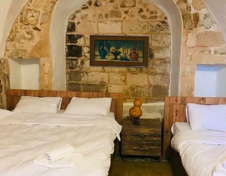 اتاق استاندارد سه نفره, şahmaran Buti̇k Otel