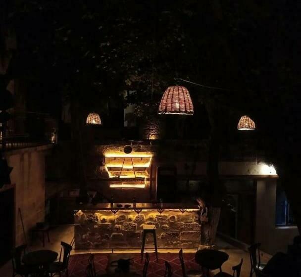 اتاق استاندارد سه نفره, şahmaran Buti̇k Otel