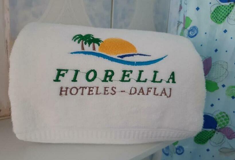 غرفة قياسية, Fiorella Paracas