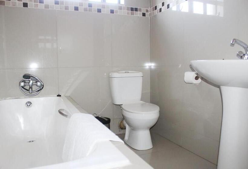 اتاق خانوادگی, Mmathaba Guest House