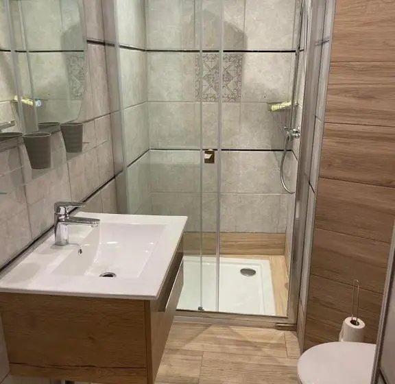 スタンダードトリプルルーム, Chambres D’hôtes Plateau Des Mille étangs