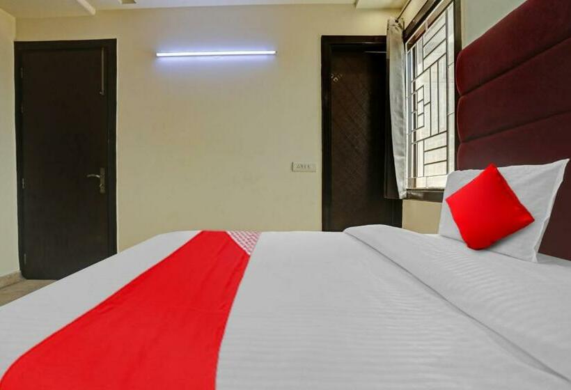 Quarto Triplo Clássico, Golden Key Inn Punjabi Bagh