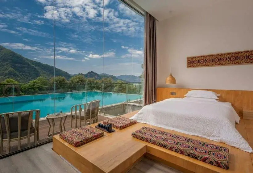 バルコニー付きスタンダードルーム, Avatar Mountain Resort