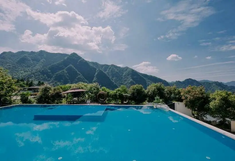 バルコニー付きスタンダードルーム, Avatar Mountain Resort
