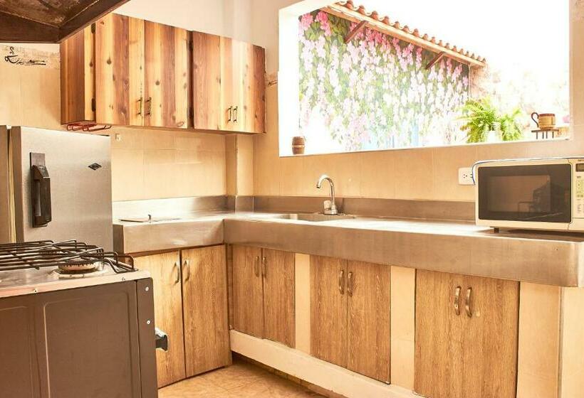 Habitación Economy, Hostal Astroblue