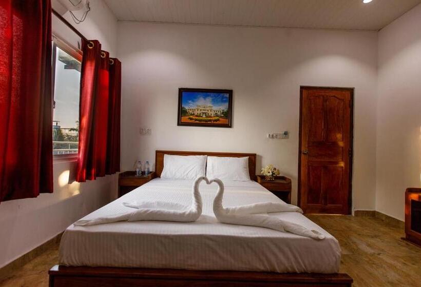 اتاق استاندارد سه نفره, Pearl Island Inn