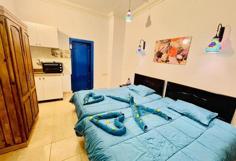 اتاق استاندارد سه نفره, Dolphina Hotel & Restaurant