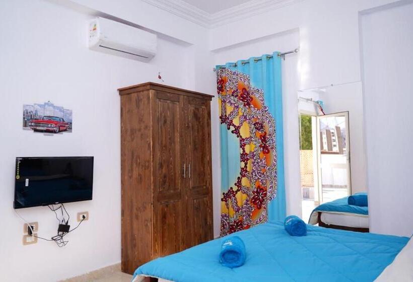 اتاق استاندارد یک نفره, Dolphina Hotel & Restaurant