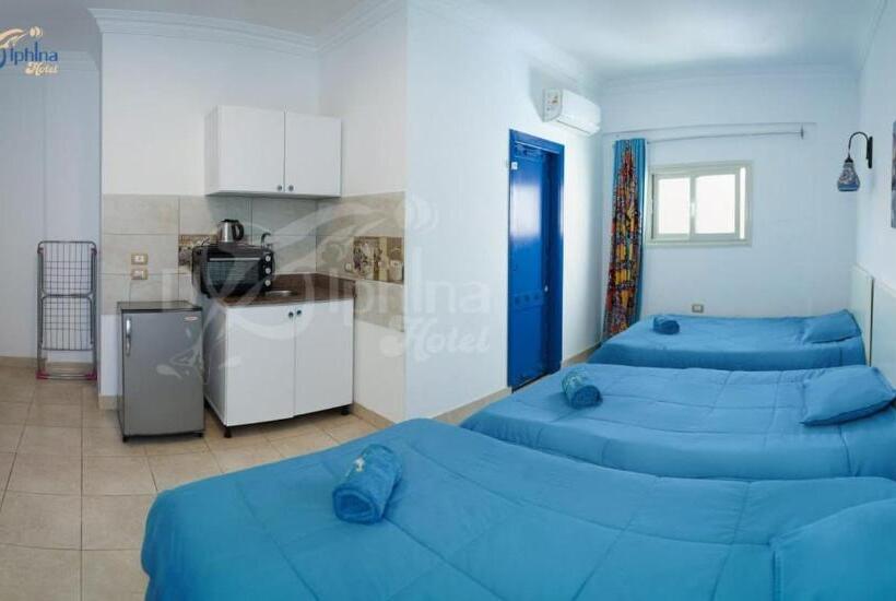 اتاق استاندارد سه نفره, Dolphina Hotel & Restaurant