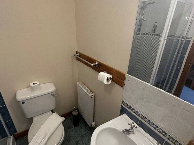 Номер Стандарт Трехместный, Oyo Mackay S Travel Lodge