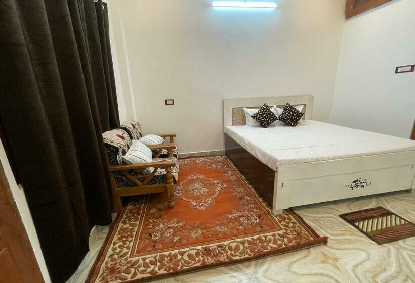 デラックスルーム, Govind Atithi Grah