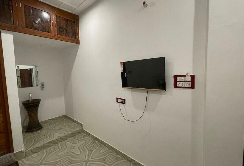 デラックスルーム, Govind Atithi Grah