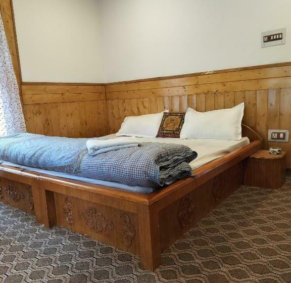 اتاق اکونومی, Spon Guest House