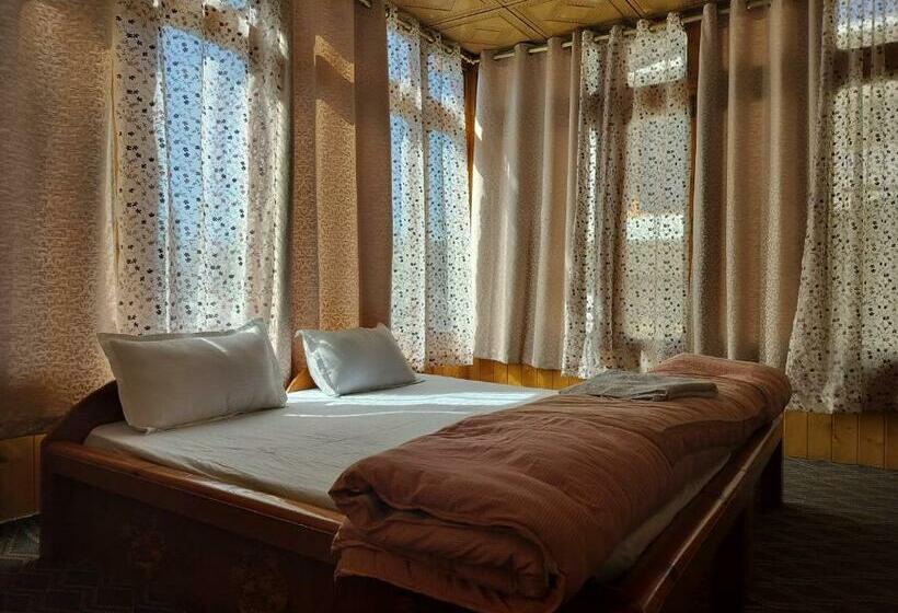 اتاق استاندارد, Spon Guest House