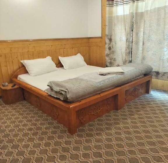 اتاق استاندارد, Spon Guest House