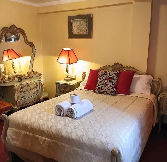 اتاق لوکس, Andean Hostel