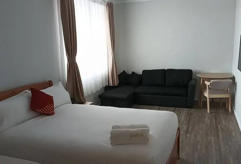 Standard-huone, Awa
