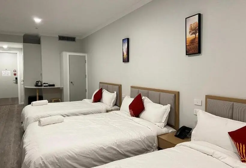 Deluxe Kolmen Hengen Huone, Awa