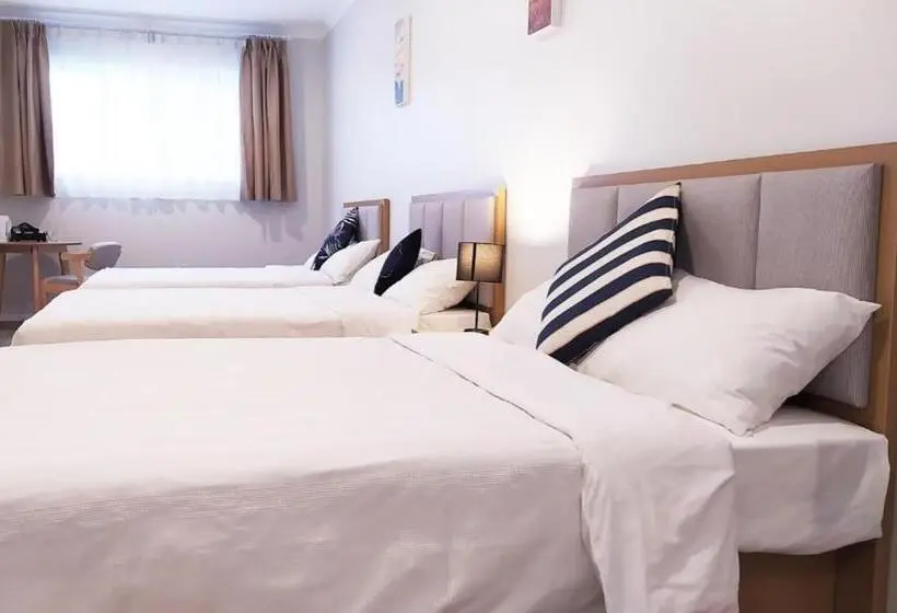 Executive Kolmen Hengen Huone, Awa