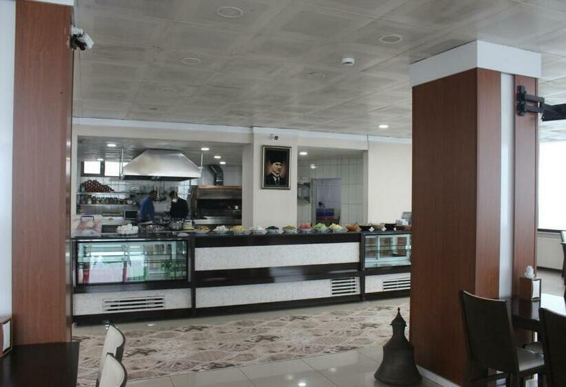 디럭스 룸, Sultanmurat Aymeydanı